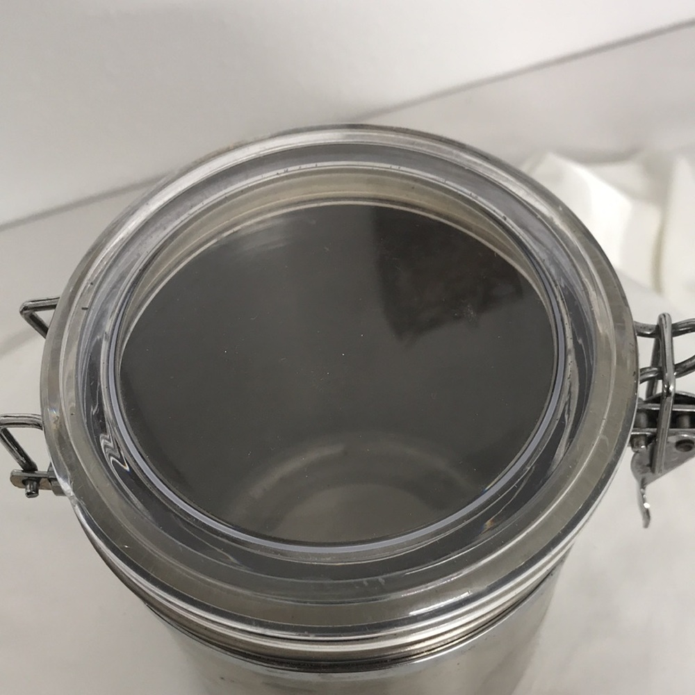 Metal Container 4.5” X 6” with good seal - Picture 4 of 6